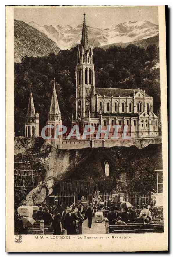 CPA Lourdes La Grotte et la Basilique 