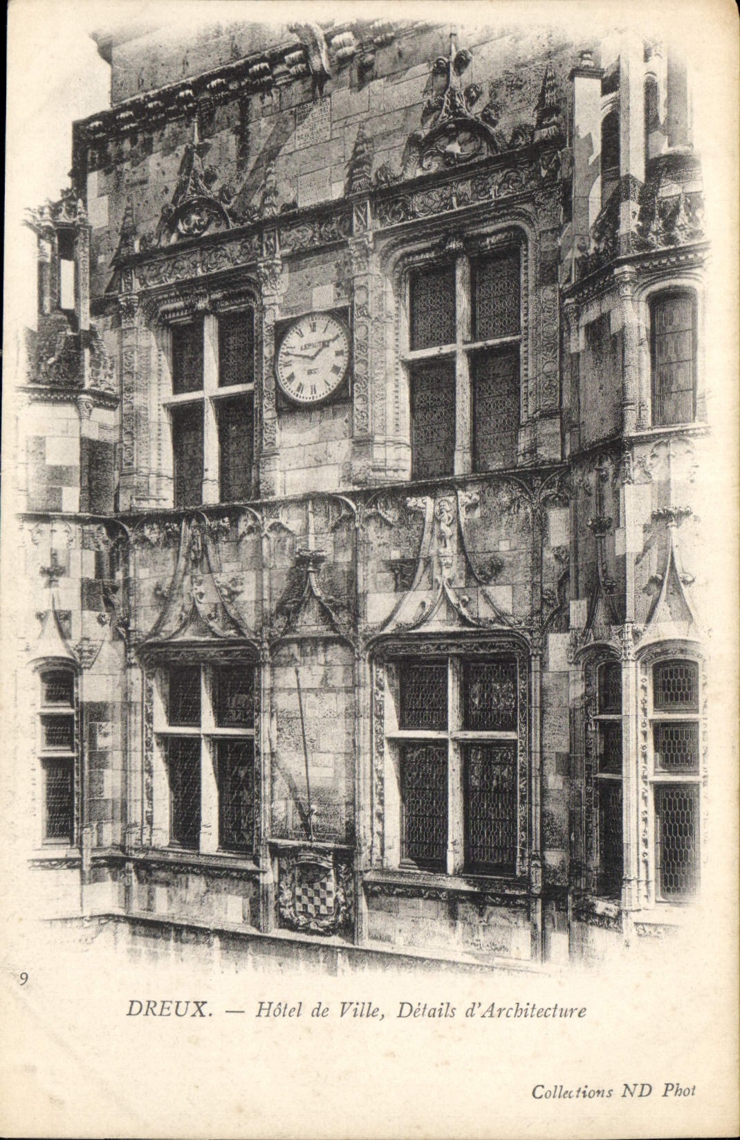 Dreux — Hôtel de Ville, Détails d'Architecture — Collections ND Phot