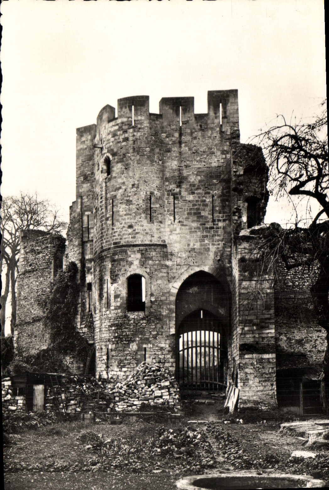Gisors (Eure) — La Tour du Gouverneur — Edit. L. Tournai à Gisors (Eure)