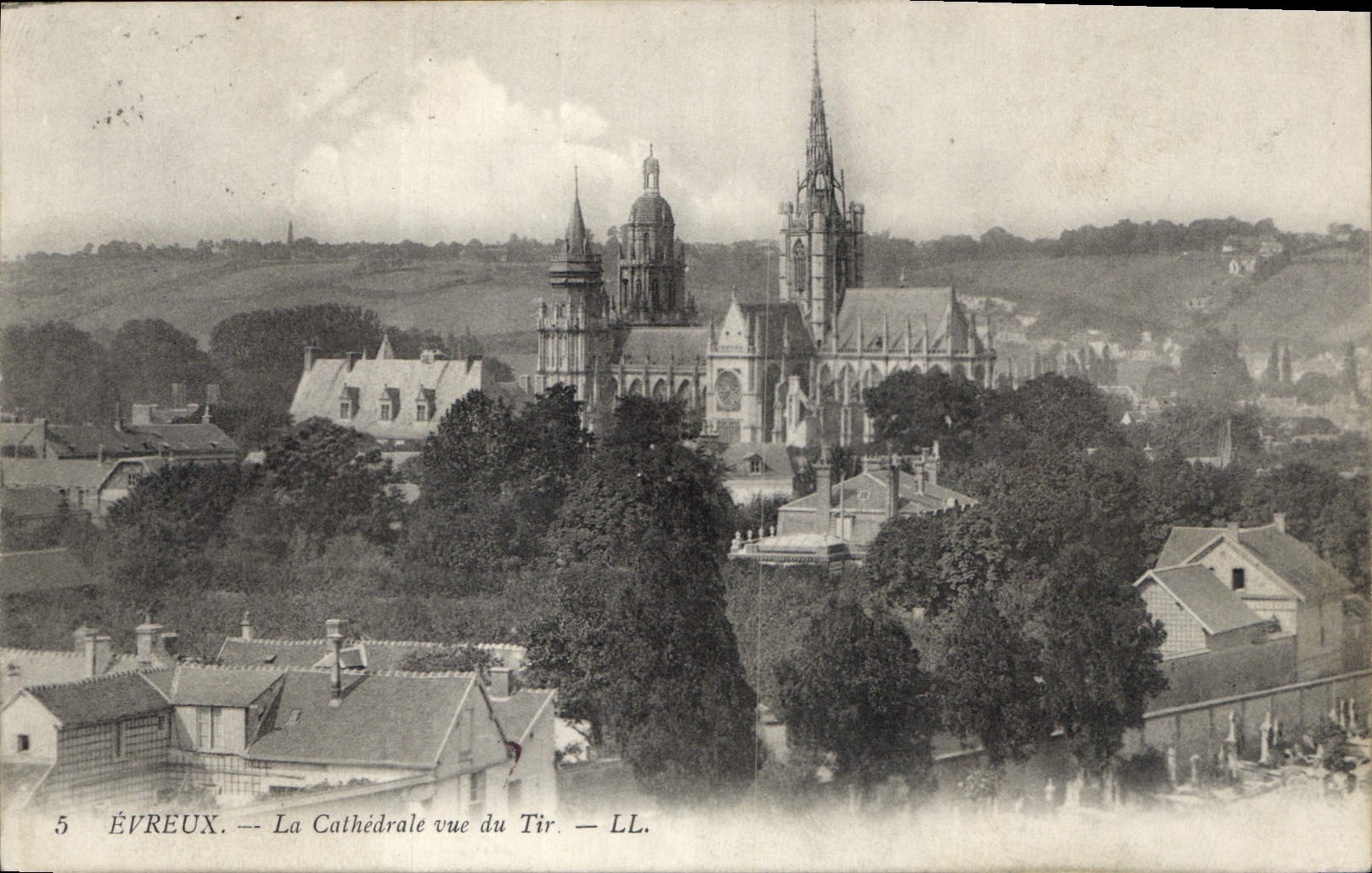 Évreux — La Cathédrale vue du Tir — LL. n°5