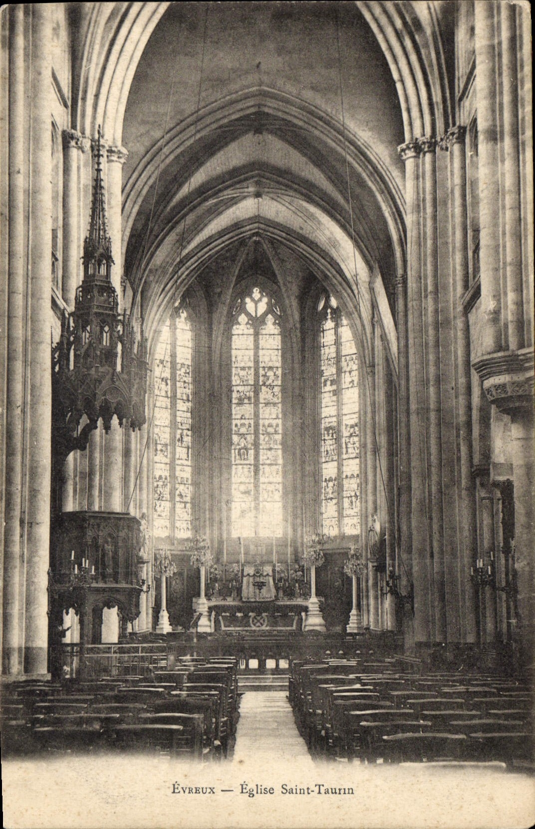 CPA Evreux Eglise Saint Taurin 