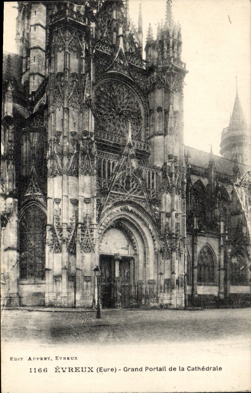 CPA Evreux Eure Grand Portail de la Cathedrale 
