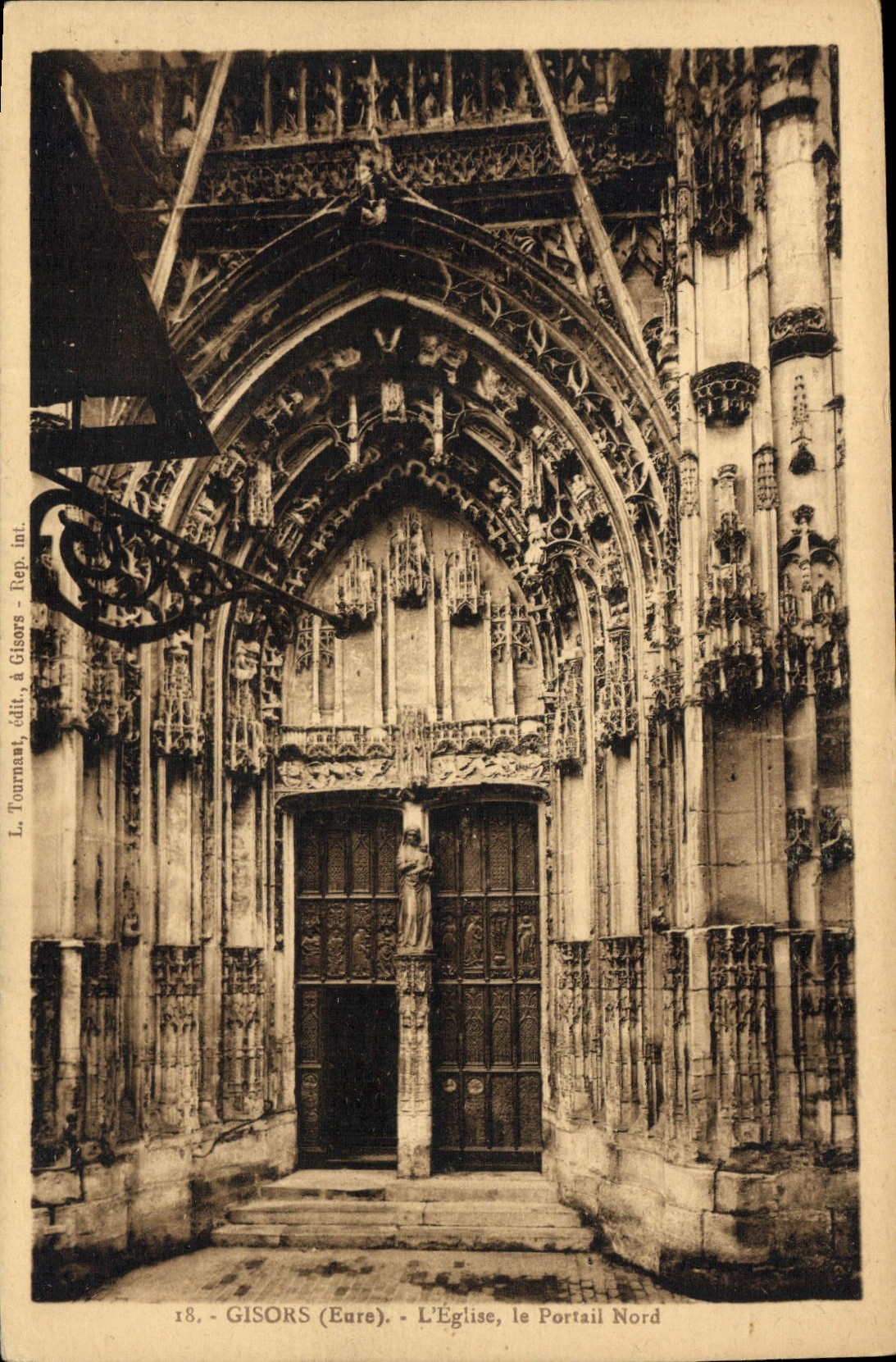 CPA Gisors Eure L'Eglise le Portail Nord 