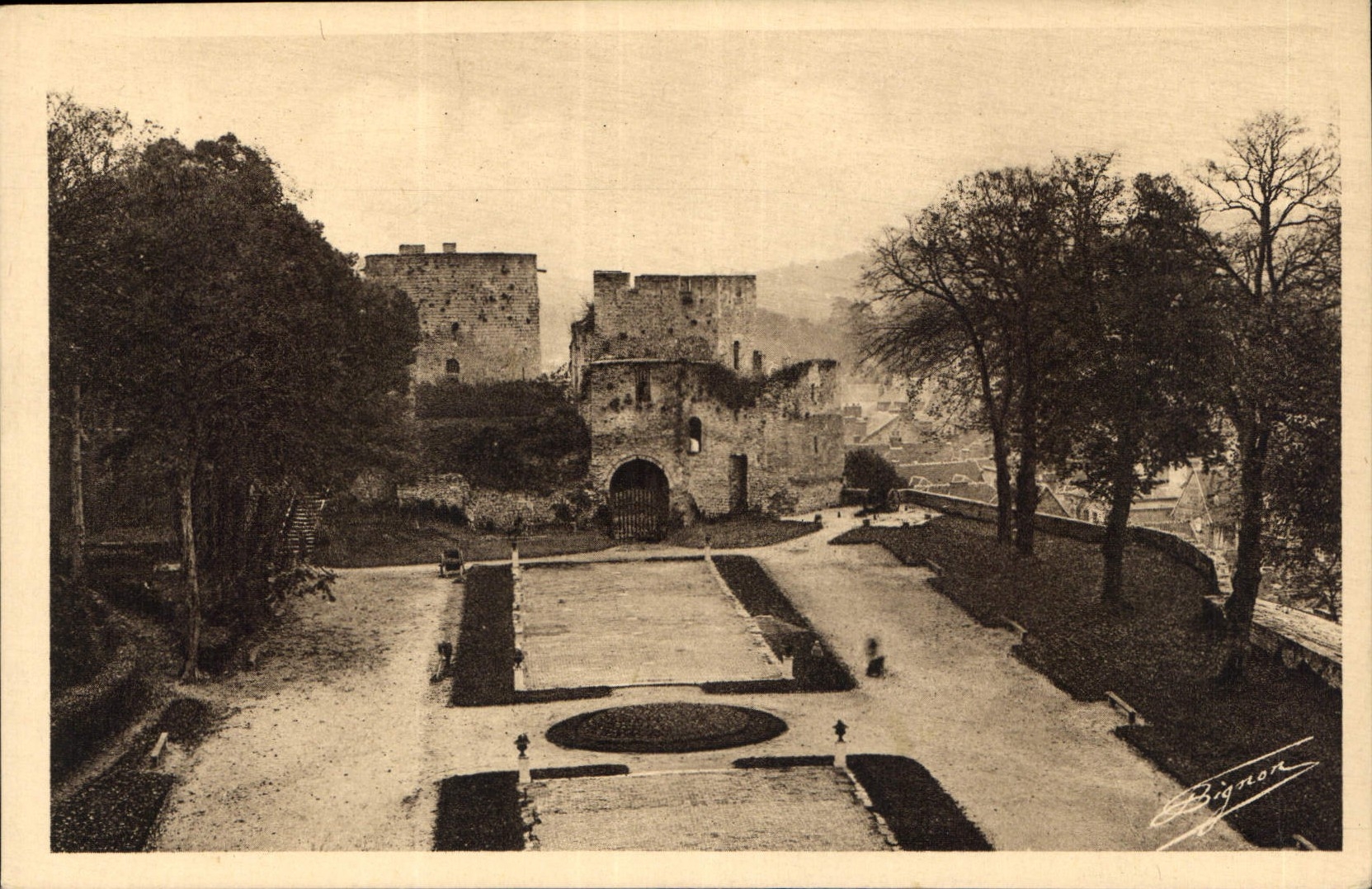Gisors - Château pittoresque — Tour du Gouverneur et Tour du Prisonnier (XIIe siècle) — Bignon