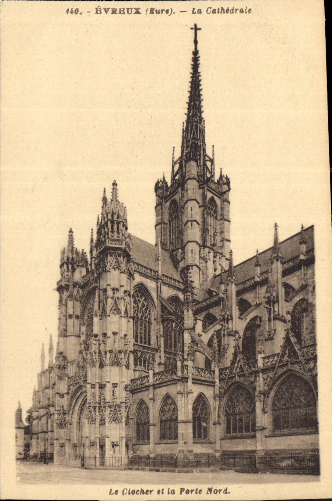 ÉVRBUX (Bure) — Le Clocher et la Porte Nord — La Cathédrale