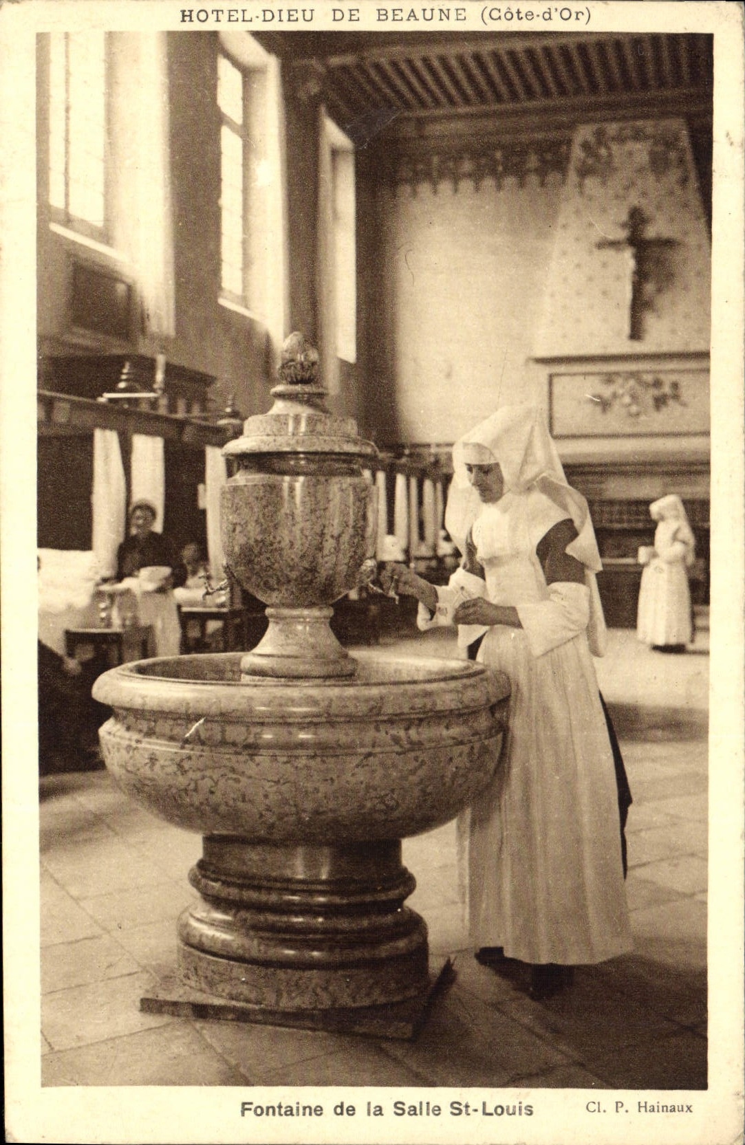 Hôtel-Dieu de Beaune — Fontaine de la Salle Saint-Louis — Cl. P. Hainaux