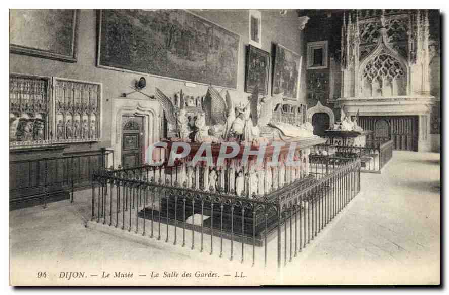CPA Dijon Le Musee La Salle des Gardes 