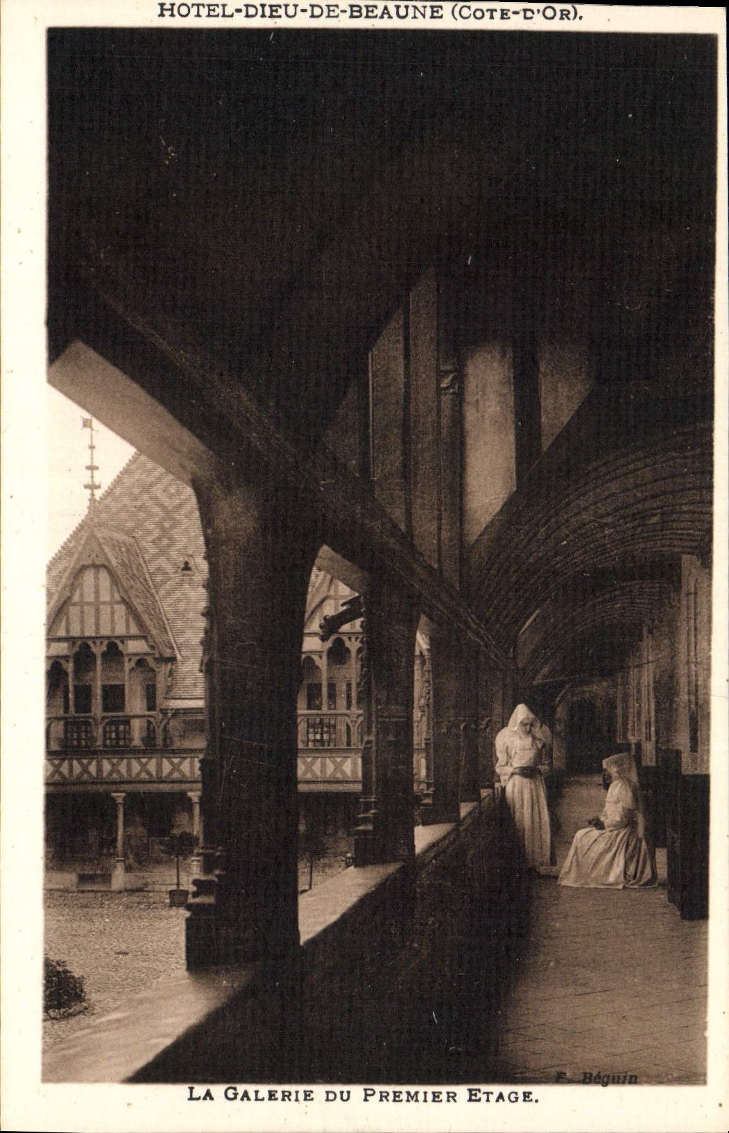 CPA Hotel Dieu de Beaune Cote d'Or La Galerie du Premier Etage 
