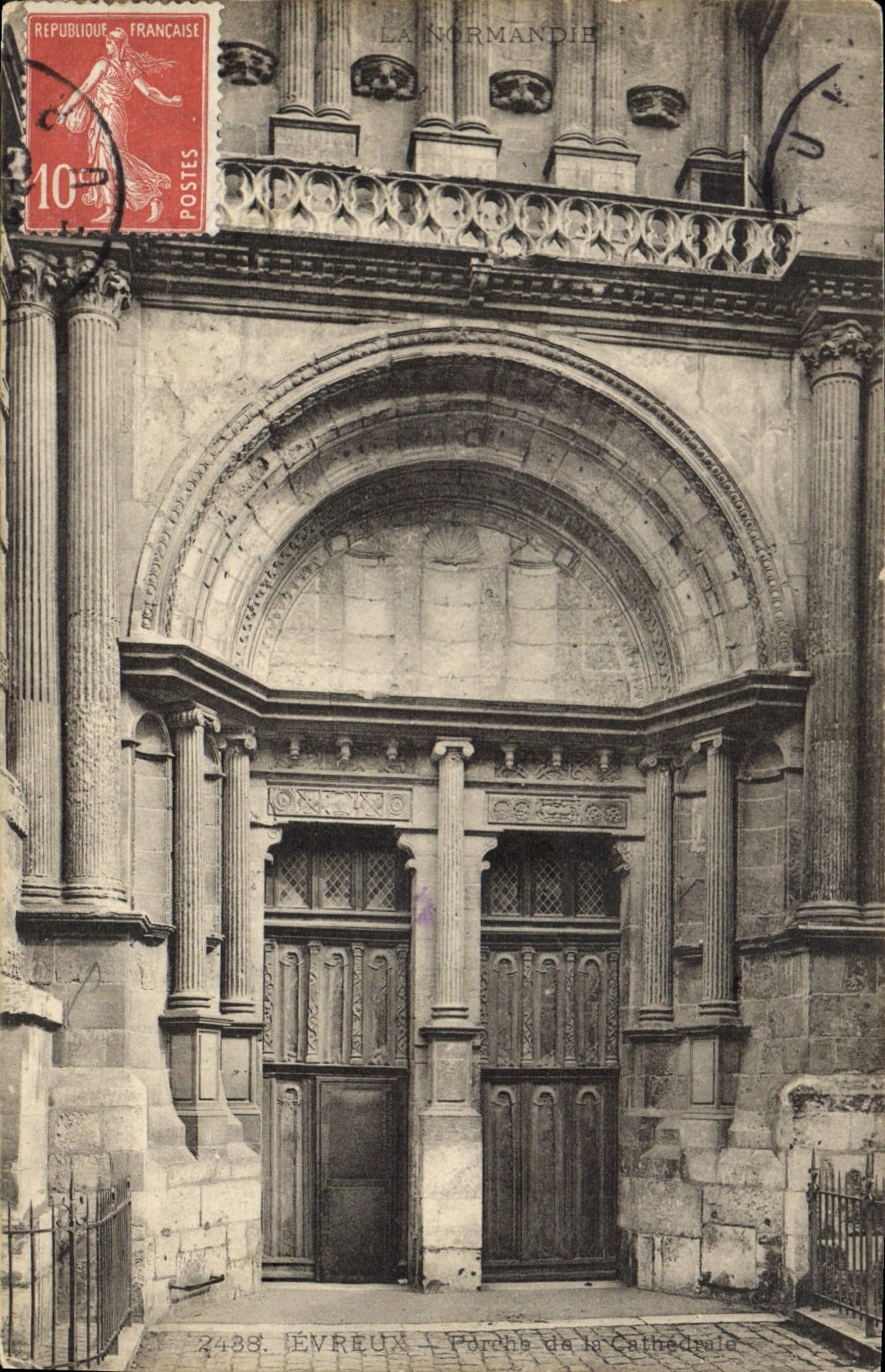 CPA Evreux Porche de la Cathedrale 