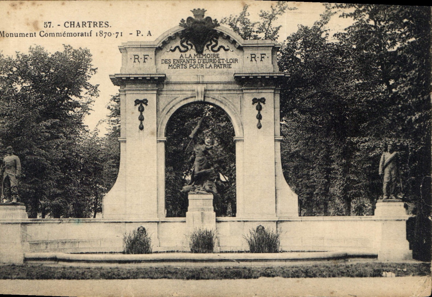 Chartres — Monument commémoratif 1870-71 — P.A.