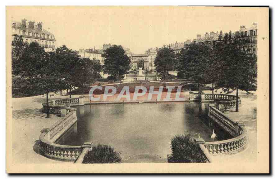 CPA Dijon Le Square et la Place Darcy 
