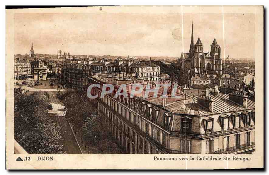 CPA Dijon Panorama vers la Cathedrale Ste Benigne 