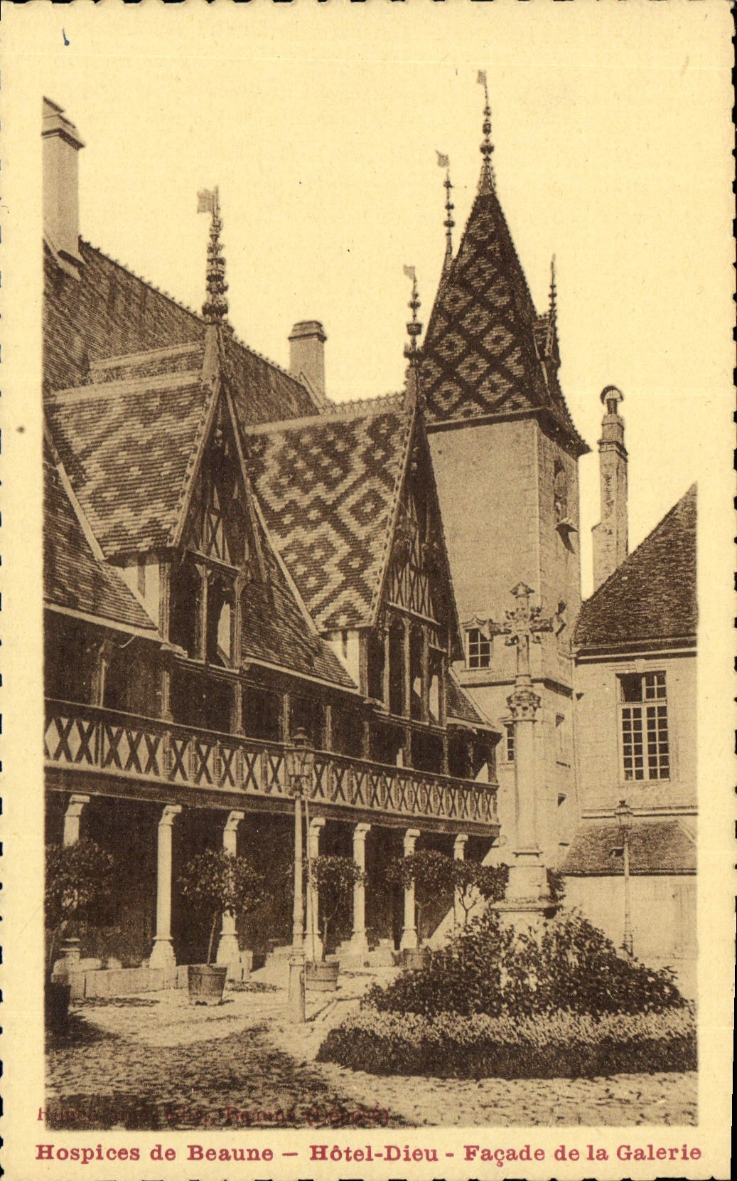 Hospices de Beaune — Hôtel-Dieu — Façade de la Galerie — Éditeur : H. Béral (série non visible)