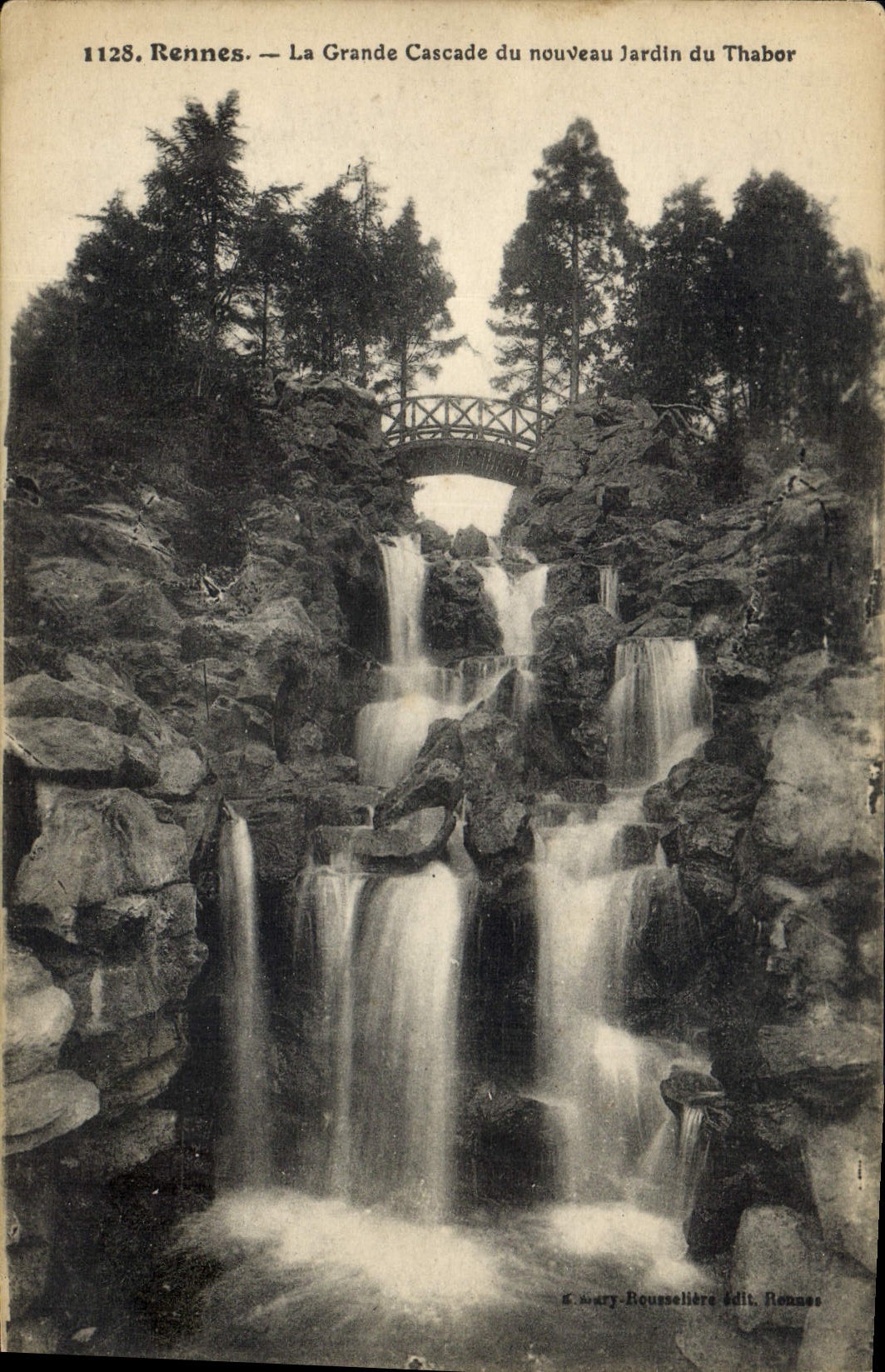 Rennes — La Grande Cascade du nouveau Jardin du Thabor — G. Mary-Roussellière édit. Rennes