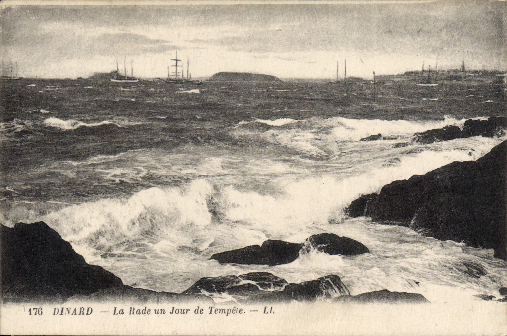 Dinard — La Rade un Jour de Tempête — L.I.