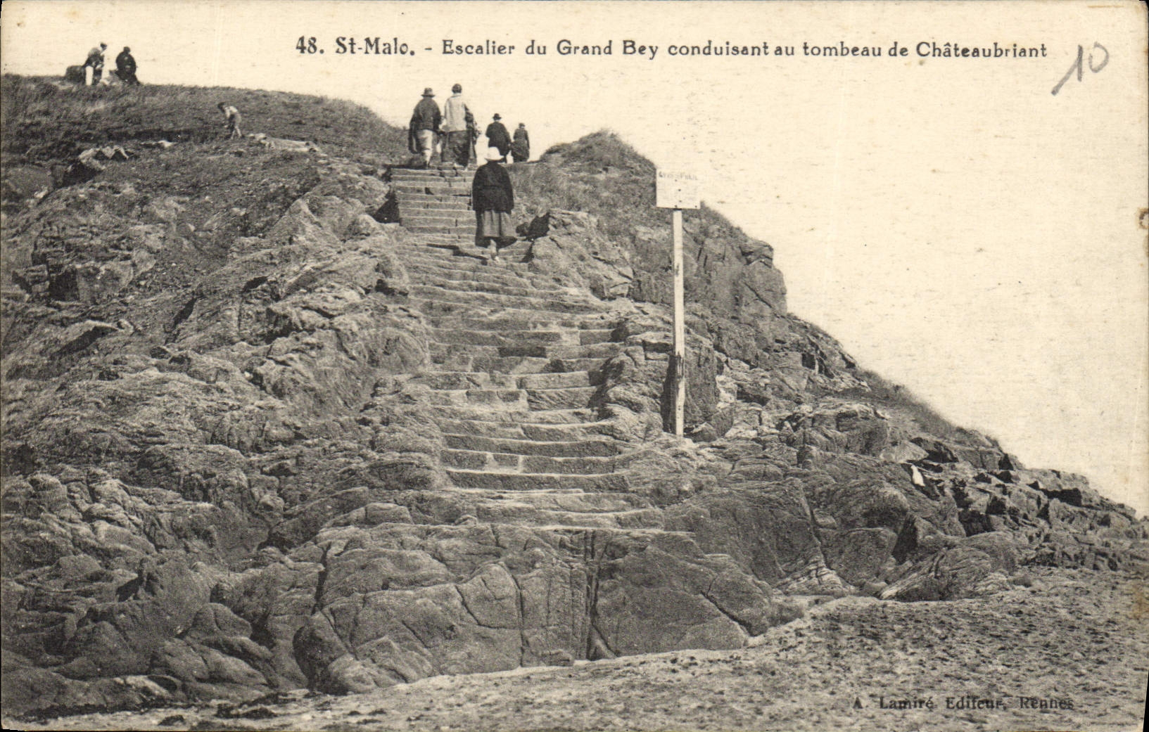 St-Malo - Escalier du Grand Bey conduisant au tombeau de Châteaubriant — A. Lamiré Éditeur, Rennes, n°48