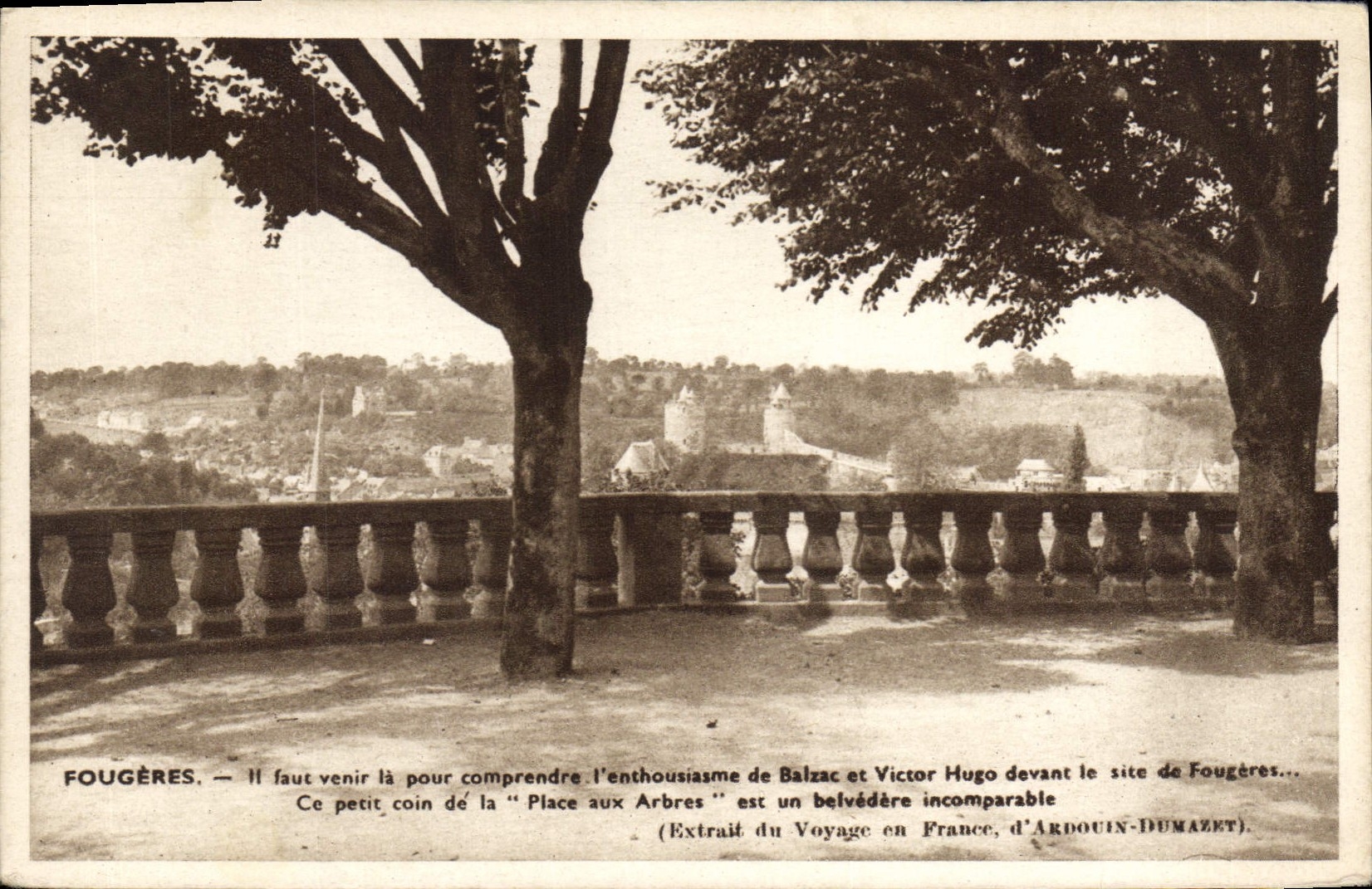 Fougères — Vue de la Place aux Arbres, belvédère inégalable — Extrait du Voyage en France, d'Ardouin-Dumazet
