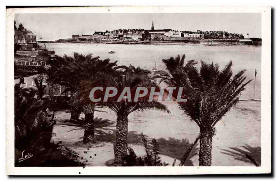 CPA Dinard La Palmeraie dans le lointain Saint Malo 