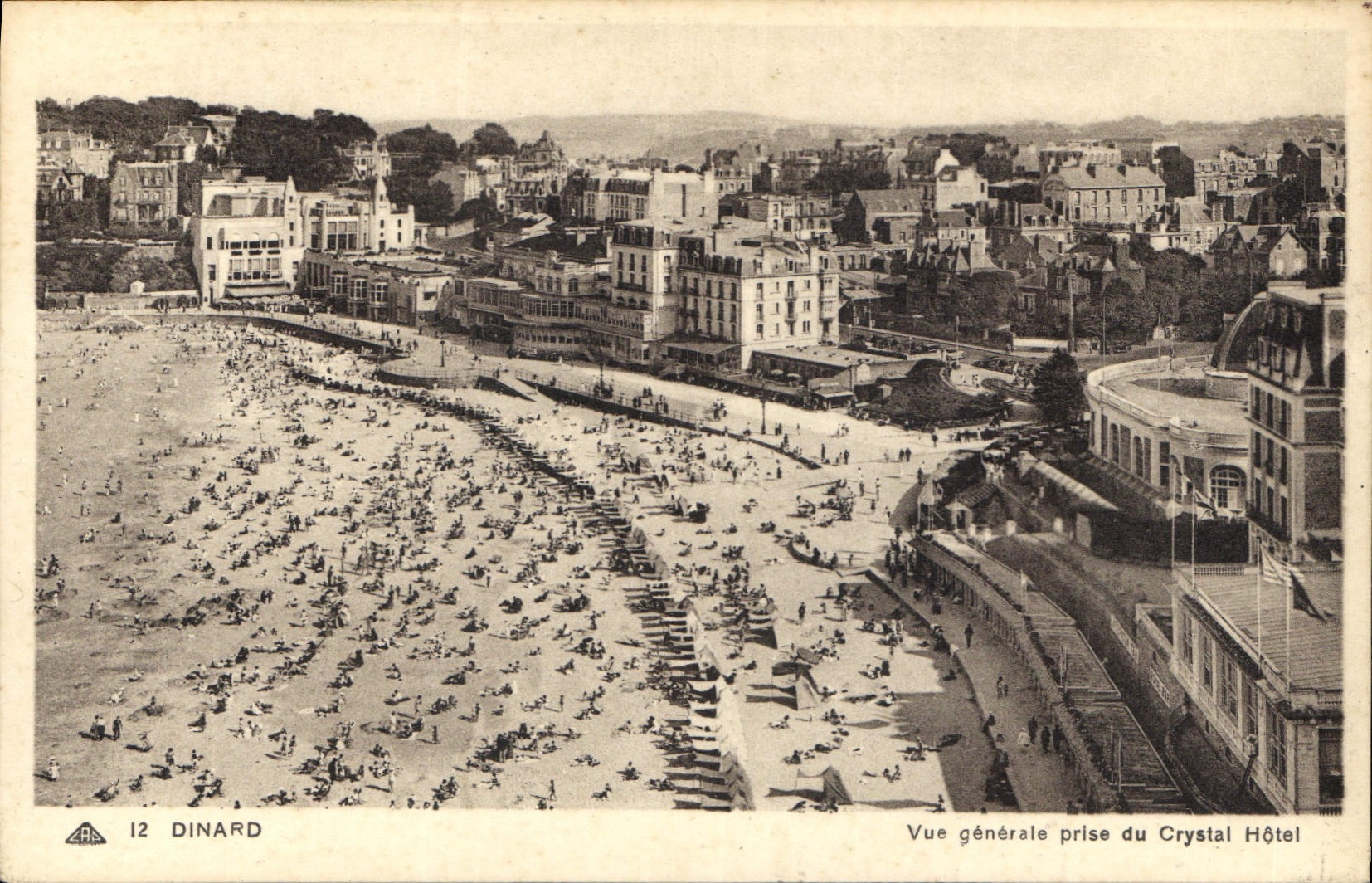 Dinard — Vue générale prise du Crystal Hôtel — CPA PHIL