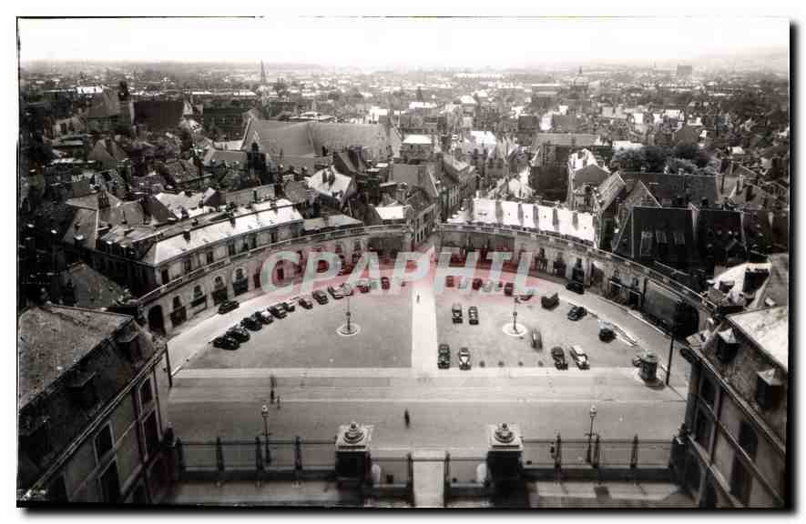 CPA Dijon Cote d'Or Place de la Liberation 