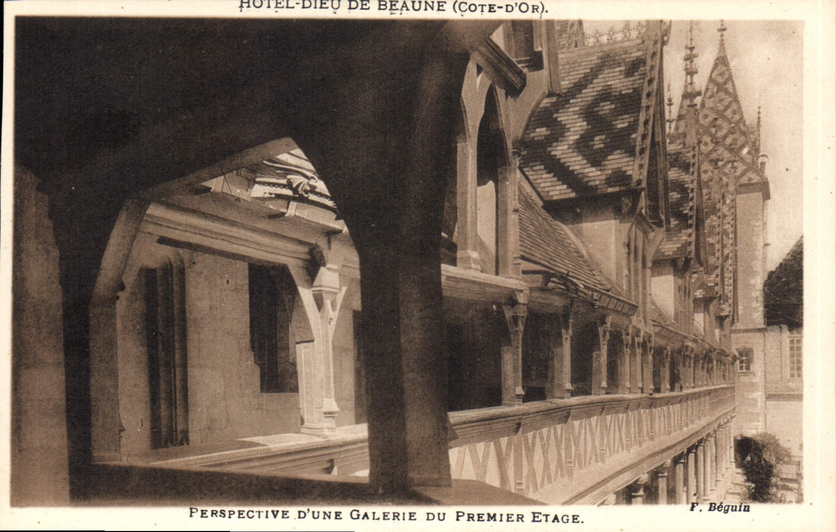 CPA Hotel Dieu de Beaune Cote d'Or Perspective d'une Galerie du Premier Etage 