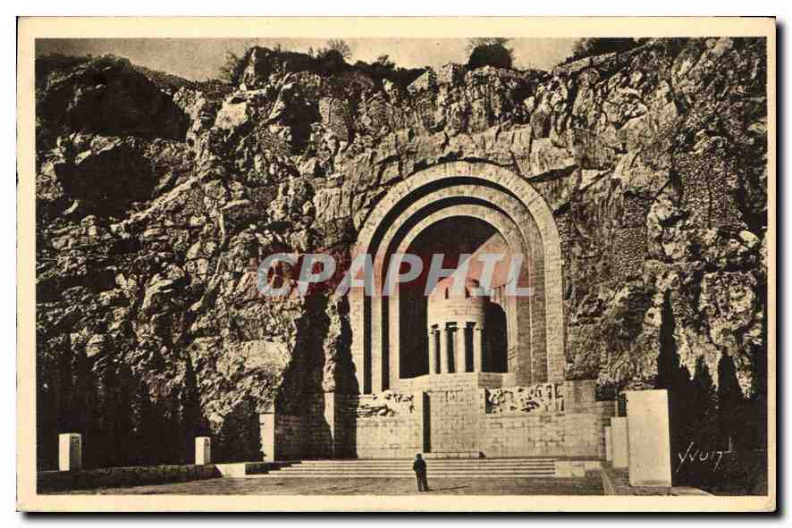 CPA Nice Alpes Maritimes Monument aux Morts 