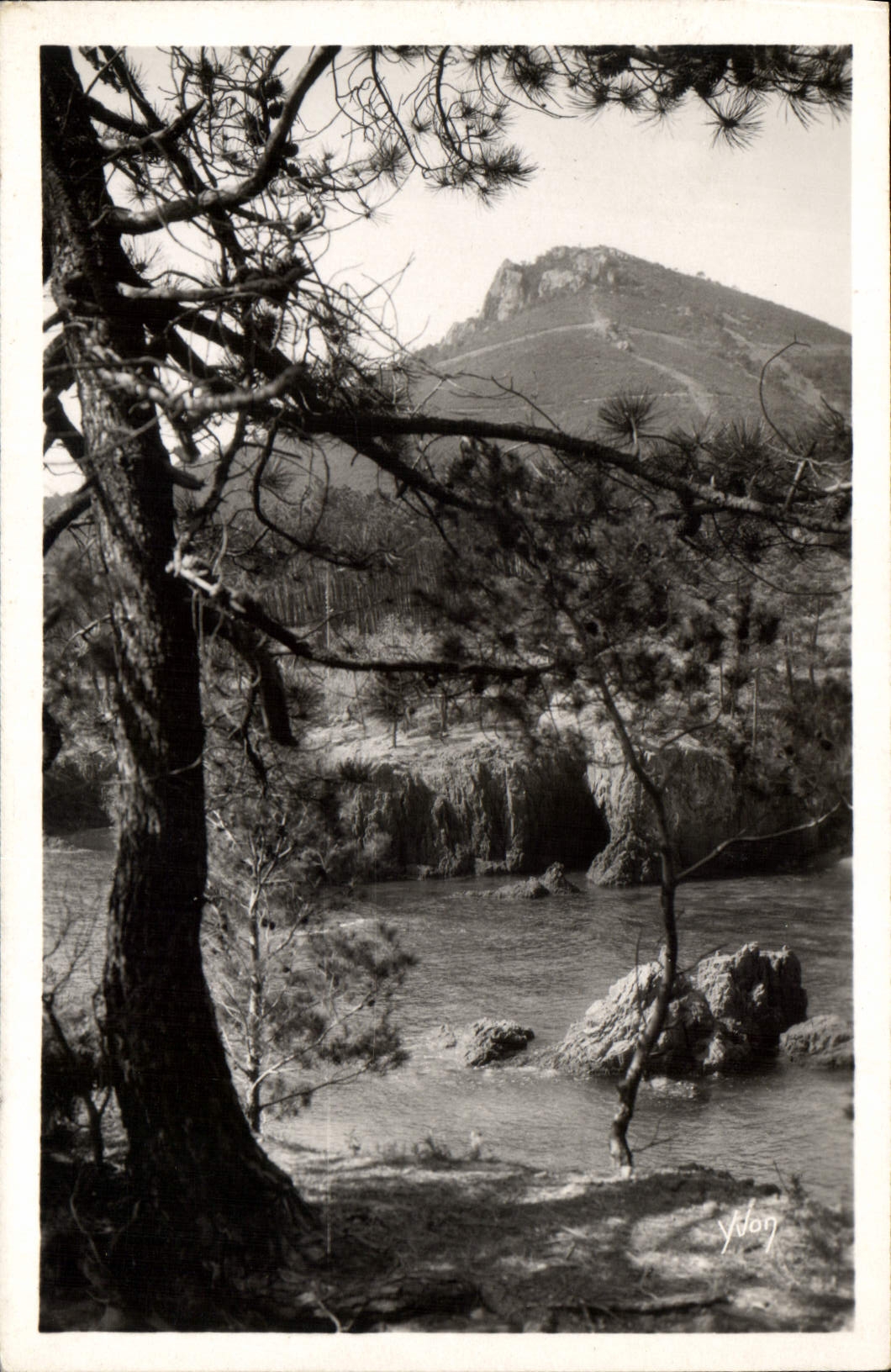 Le Trayas — Côte d'Azur — éditeur Yvon - Anverso