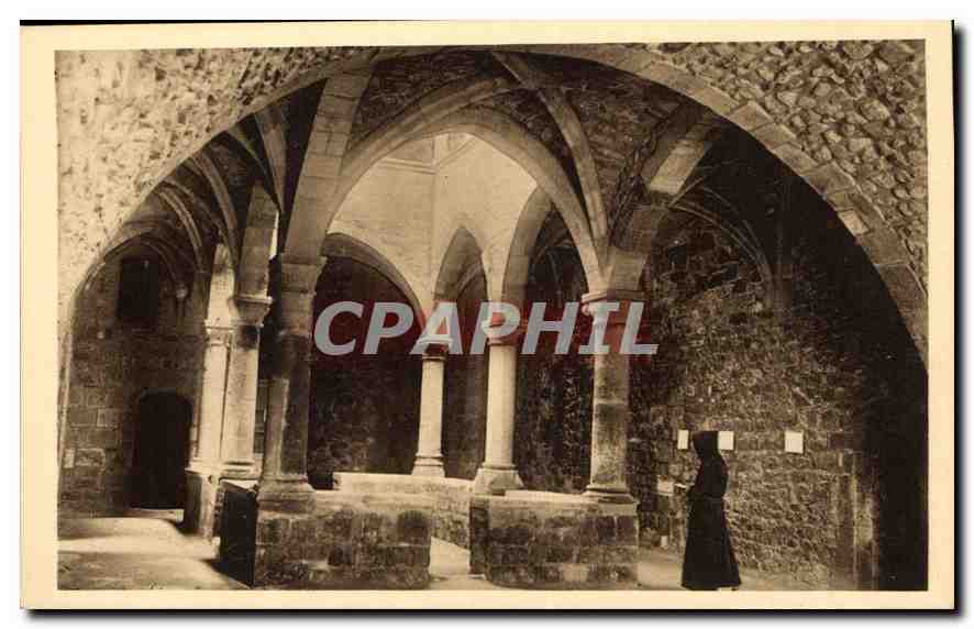 CPA Abbaye de ND de Lerins Ile Saint Honorat Cloitre interieur de Monastere fortifee 