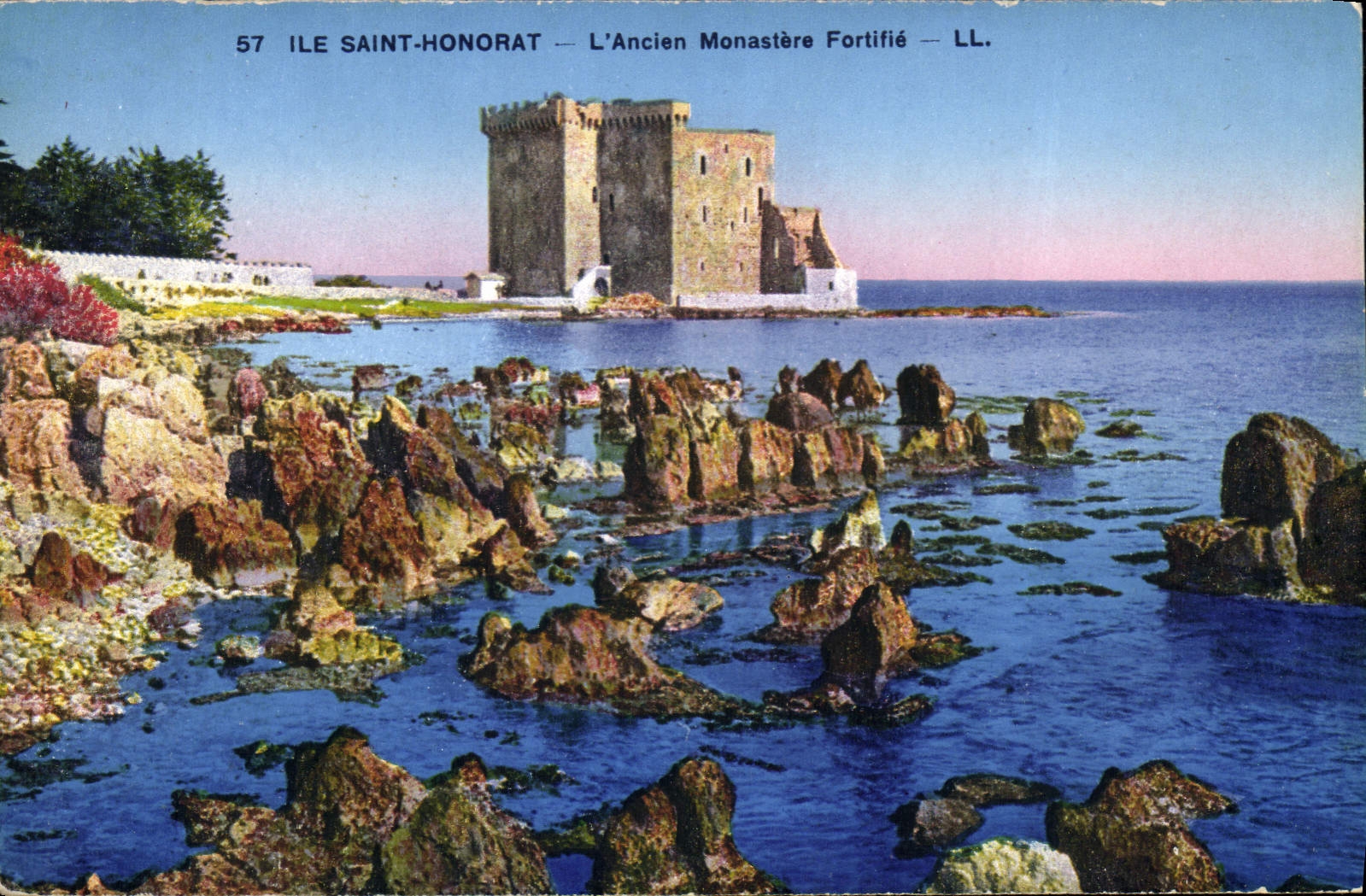 CPA Ile Saint Honorat L'Ancien Monastere Fortifie 