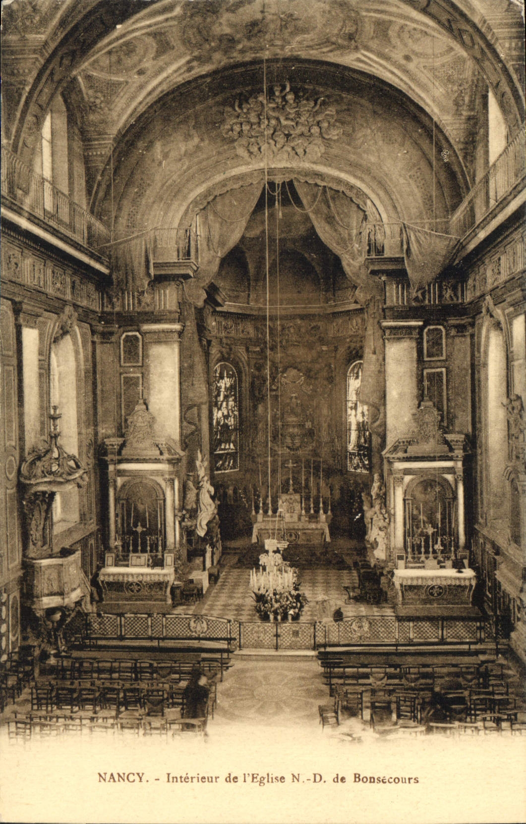 NANCY - Intérieur de l'Église N.-D. de Bonsécours — éditeur non visible