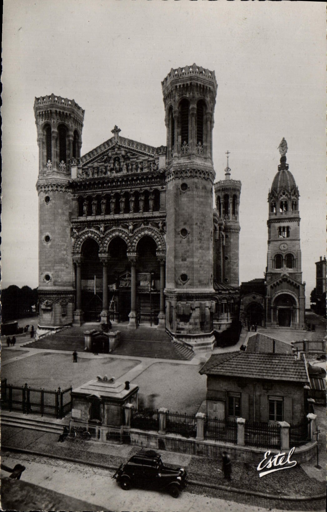 CPA Lyon Basilique Notre Dame de Fourviere 