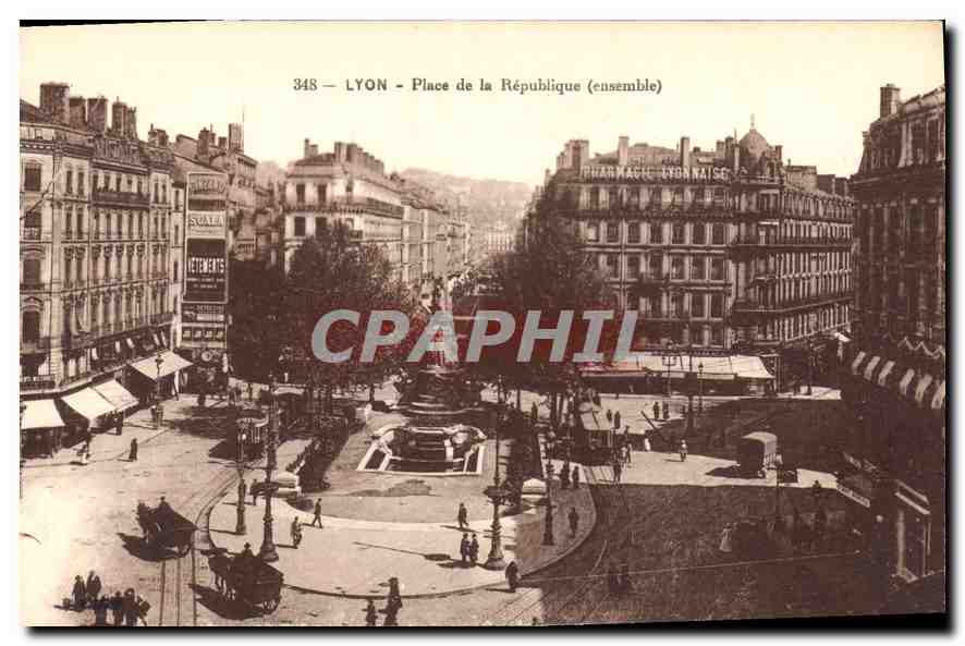 CPA Lyon Place de la Republique 