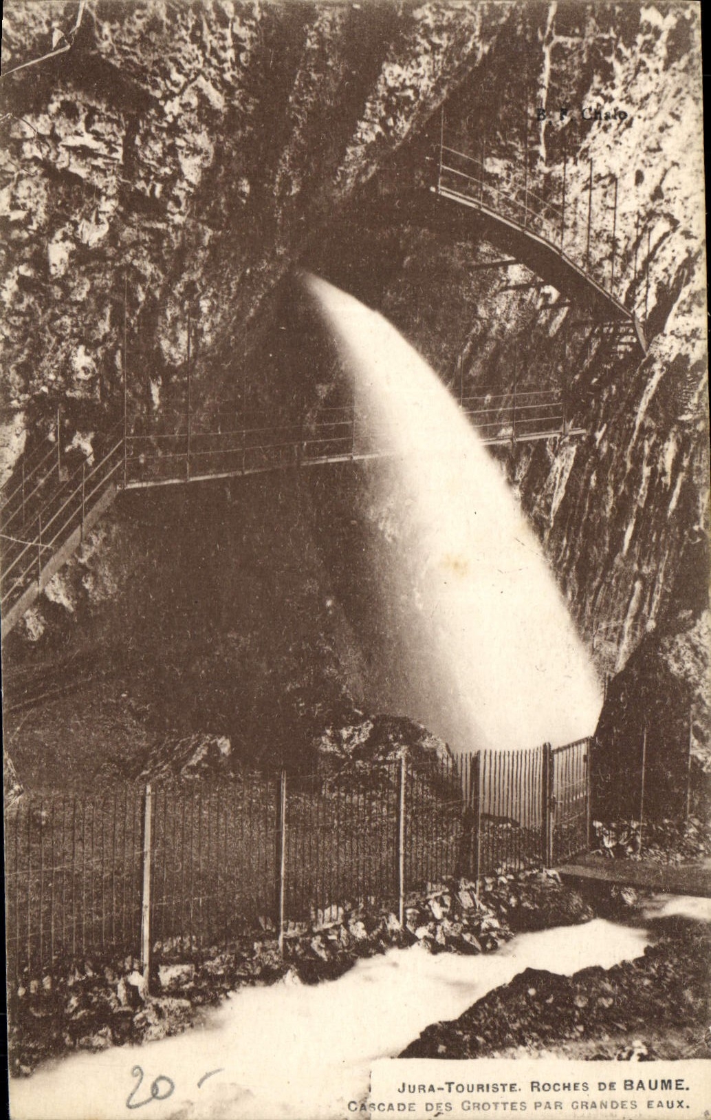 Cascade des Grottes par Grandes Eaux — Roches de Baume — Jura-Touriste — B. F. Chisio