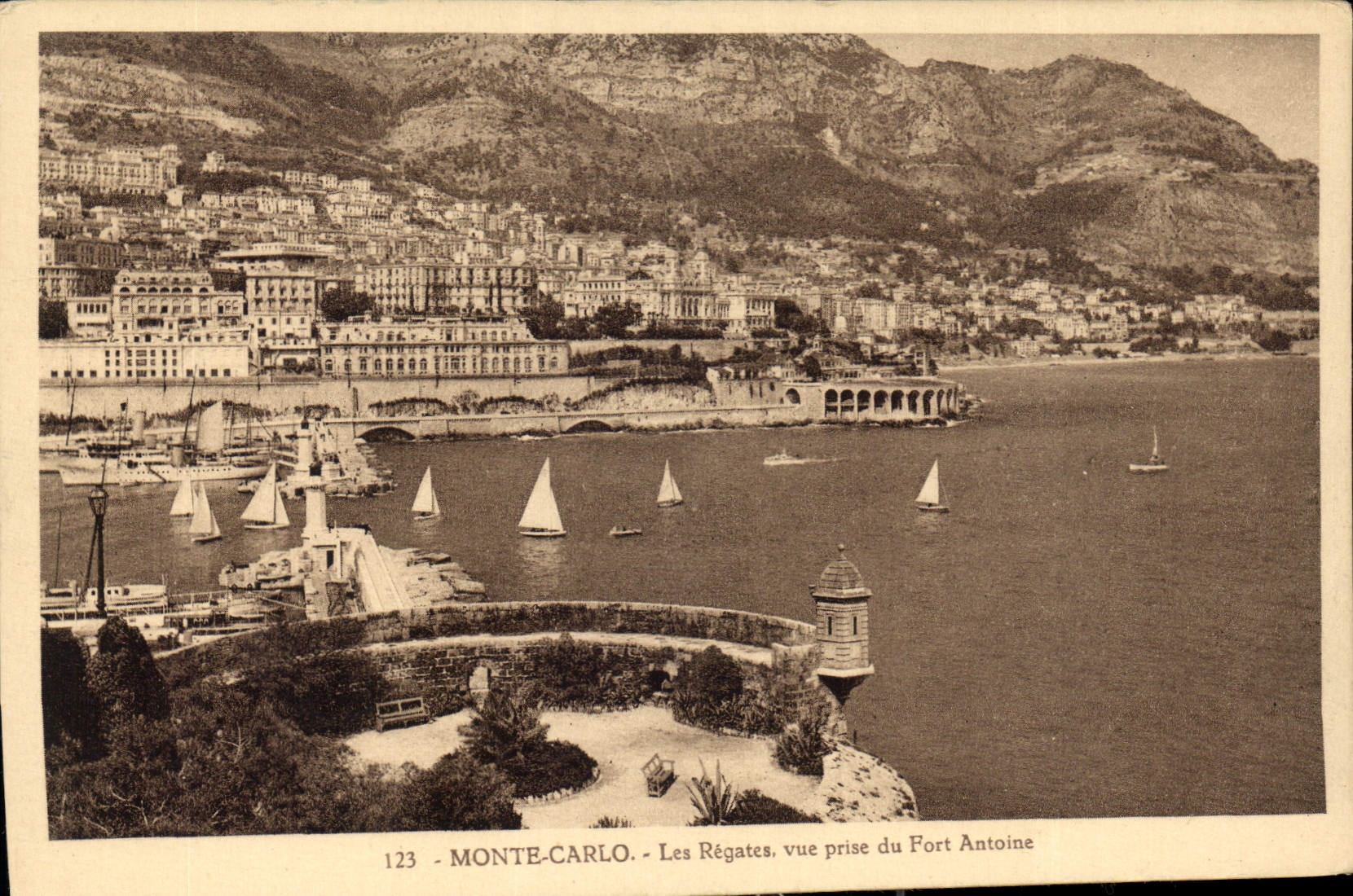 CPA Monte Carlo Les Regates vue prise du Fort Antoine 