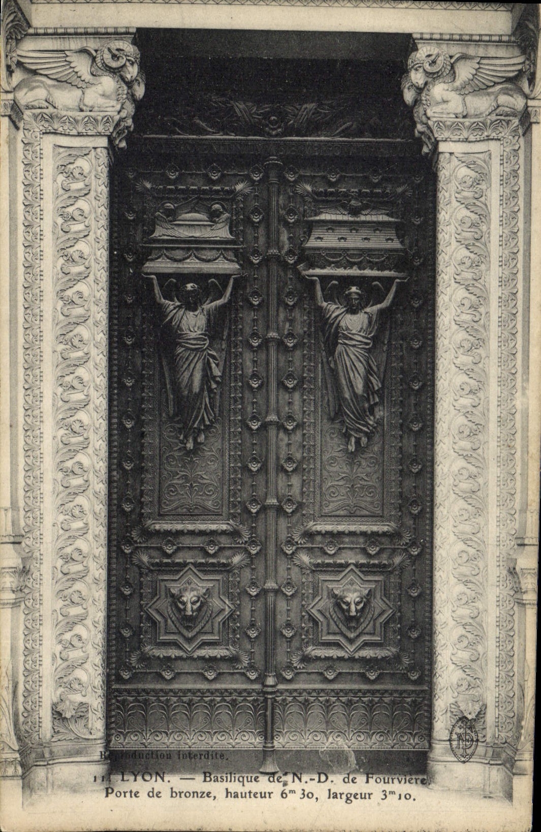 CPA Lyon Basilique de ND de Fourviere Porte de bronze 