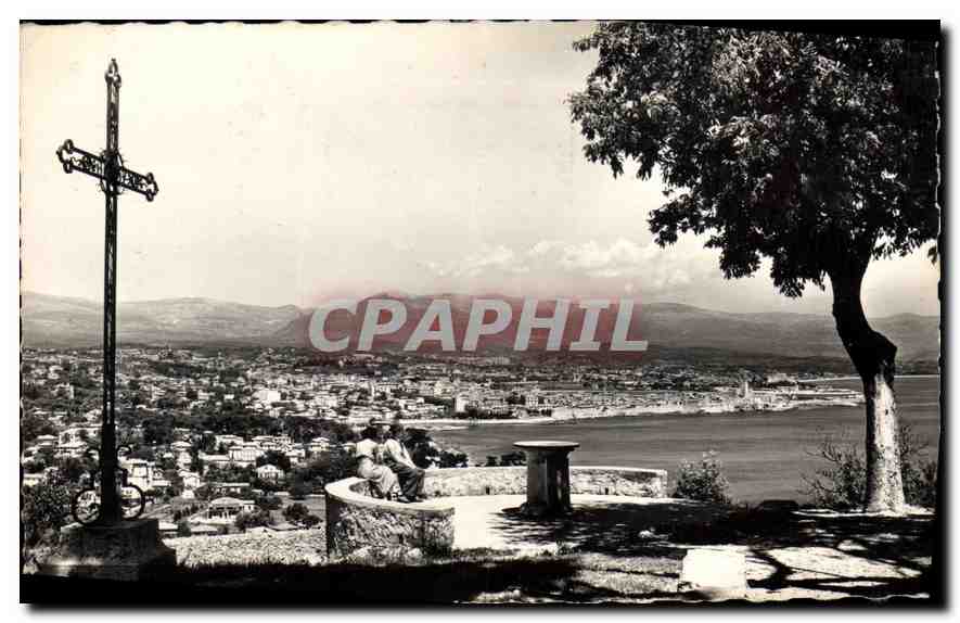 CPA La Garoupe La table d'orientation Vue panoramique sur Antibes Au fond la chaine des Alpes 