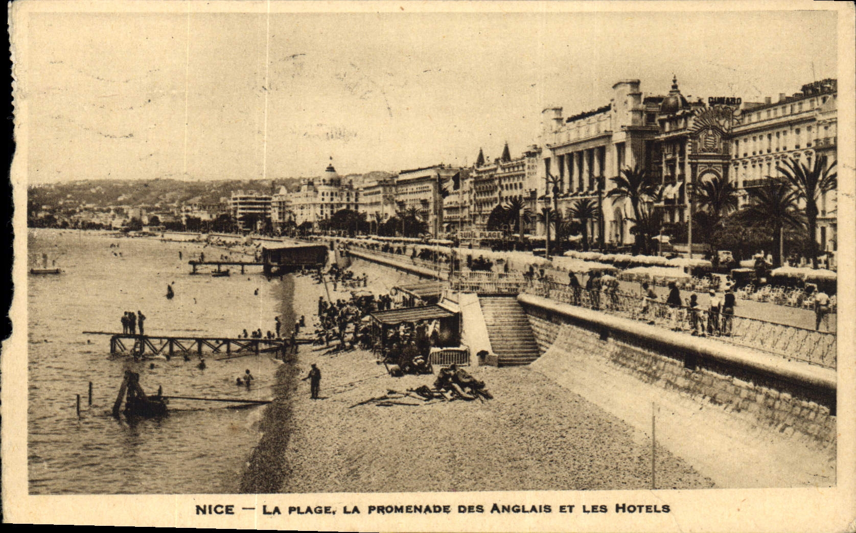 CPA Nice La Plage La Promenade des Anglais et les Hotels 