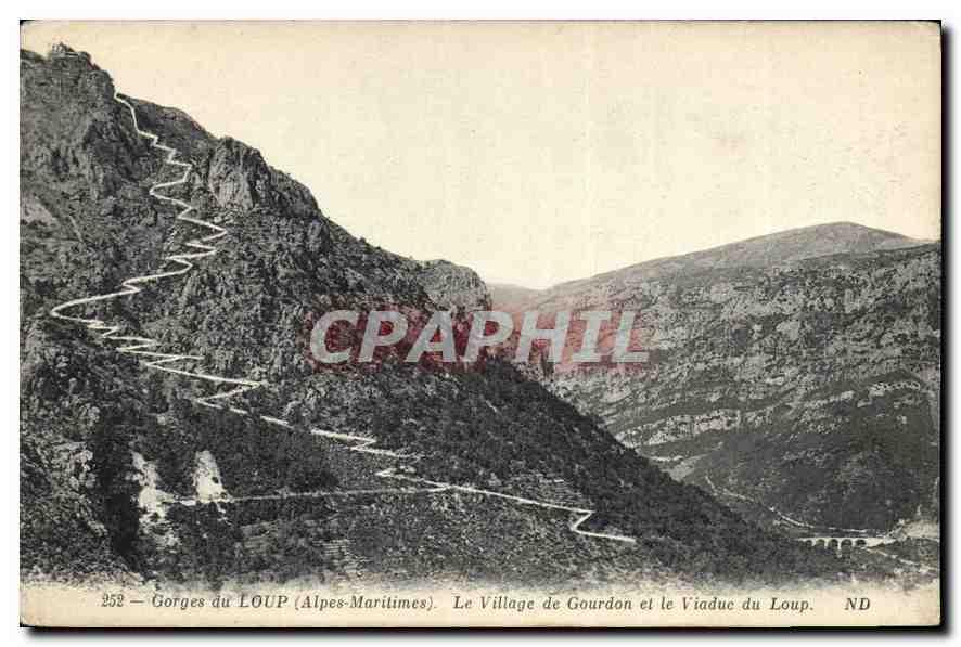CPA Gorges du Loup Alpes Maritimes Le Village de Gourdon et le Viaduc du Loup 