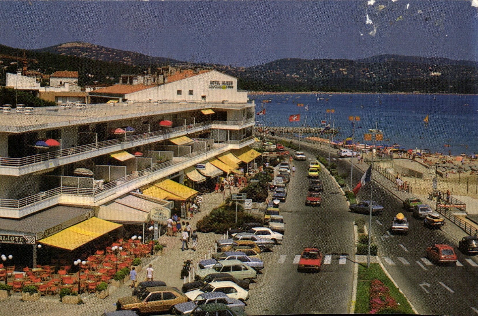 Cavalaire - La promenade — Lumière et beauté de la Côte d'Azur — Les Éditions Bandol