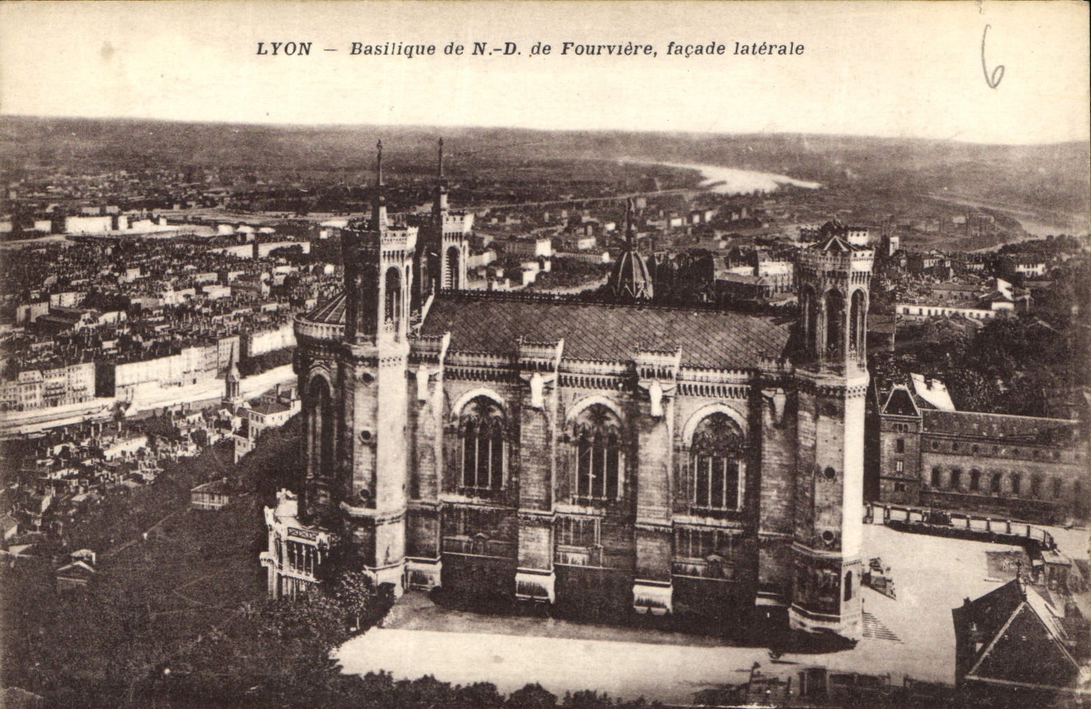 CPA Lyon Basilique de ND de Fourviere facade laterale 