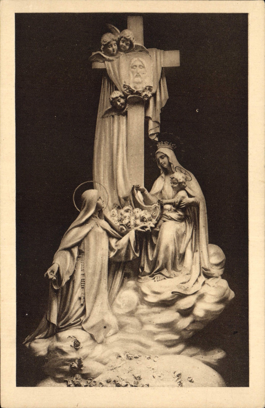 La Chapelle des Carmélites de Lisieux — Groupe sculpté dominant le Maître-Autel — Éditeur non visible