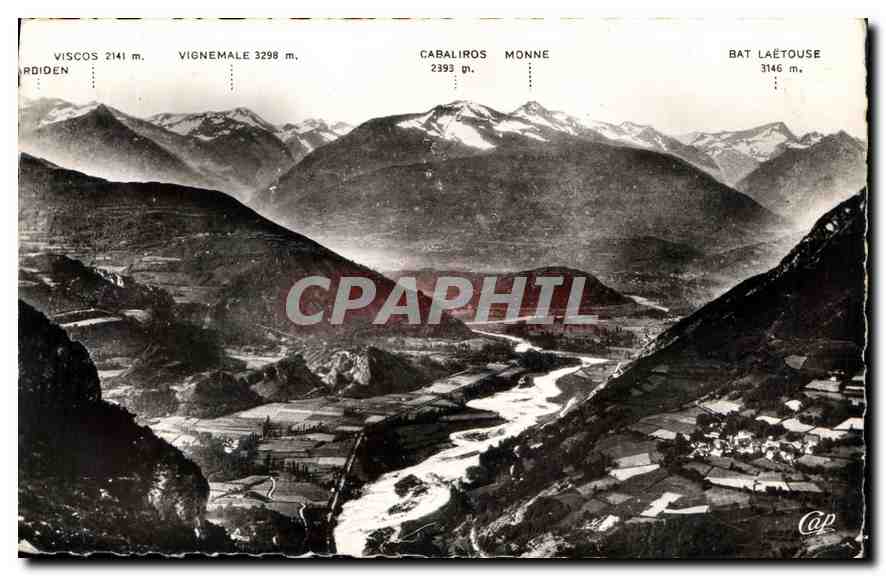 CPA Lourdes La Vallee d'Argeles Vue prise du Pic du Jer 