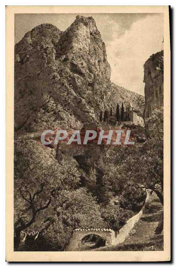 CPA Paysages et Pierre de Provence Moustiers Ste Marie et la Chapelle de Beauvoir fondee par Charlem