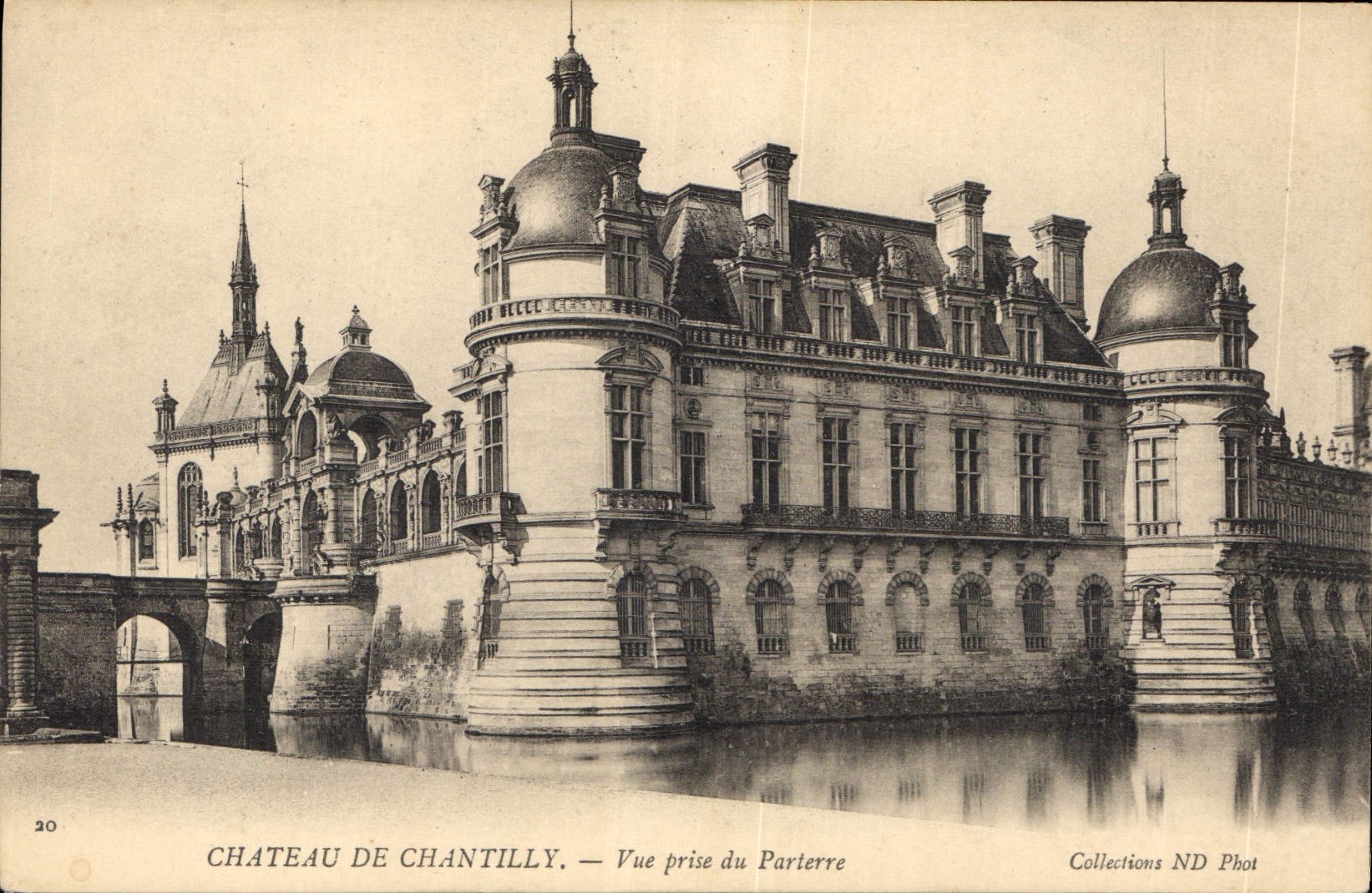 CPA Chateau de Chantilly vue prise du Parterre 