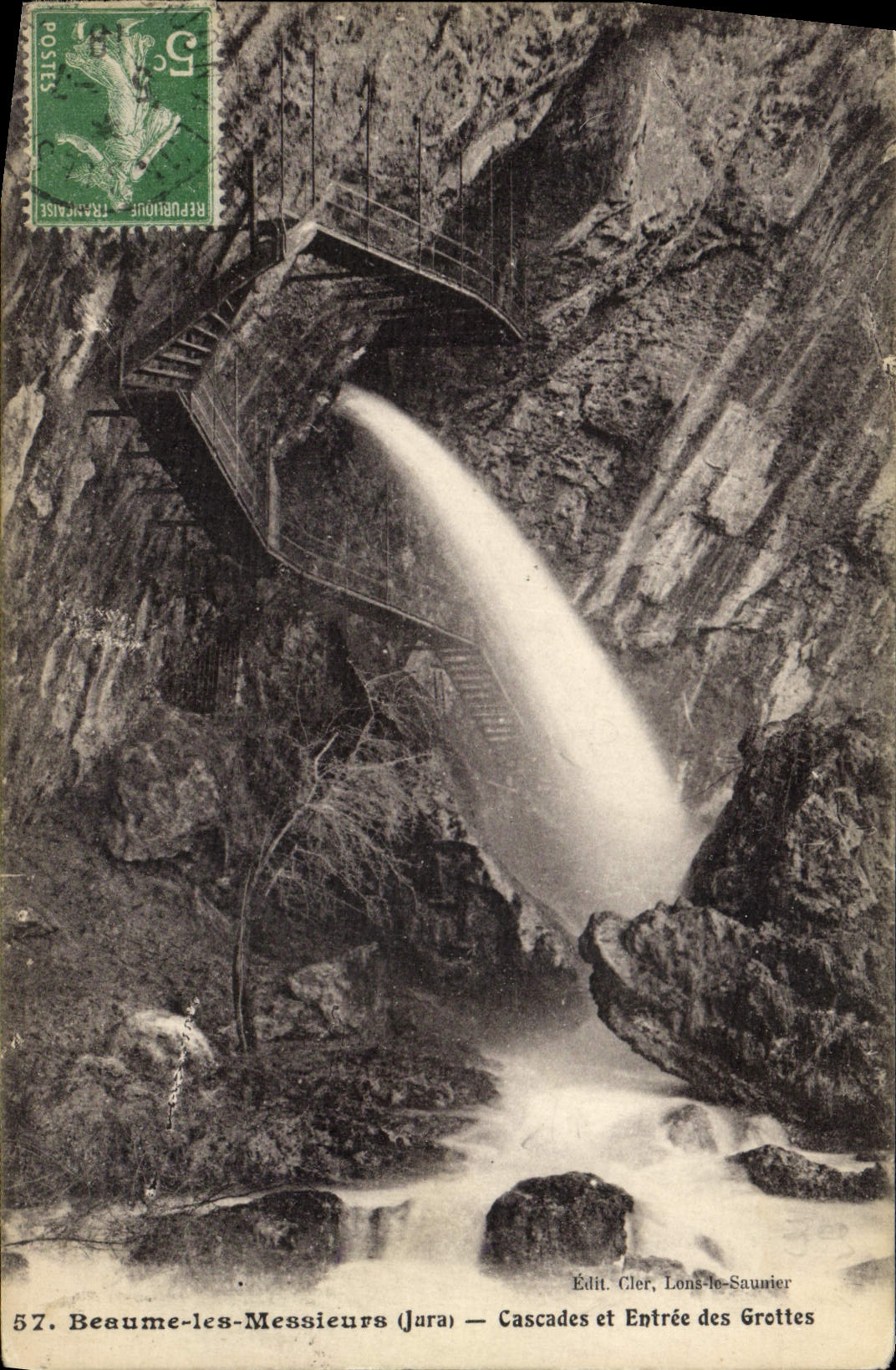 CPA Baume les Messieurs Jura Cascade et Entree des Grottes 