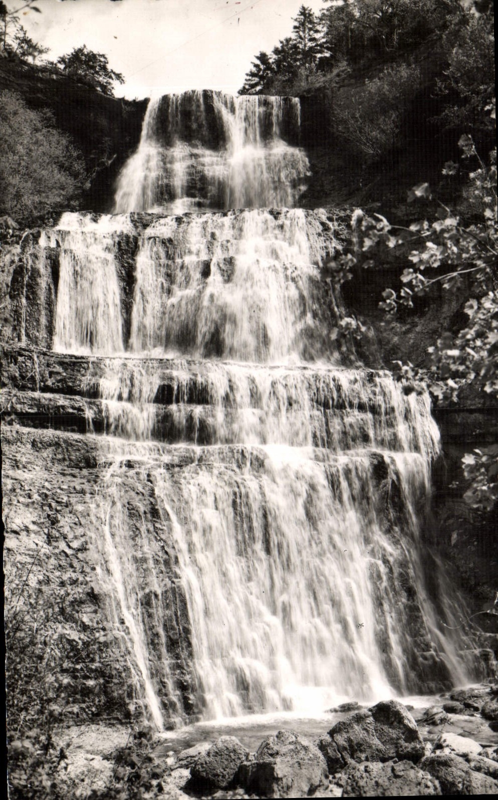 CPA La Franche Comte Pittoresque Vallee du Herisson Cascade en Eventail 