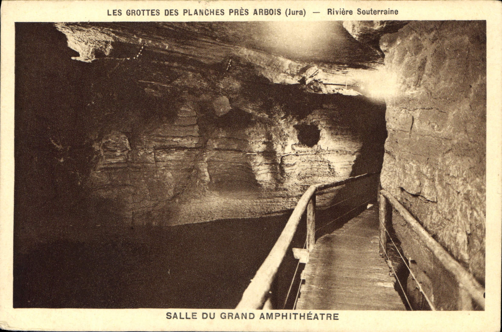 Die Höhlen von Planches bei Arbois (Jura) — Unterirdischer Fluss — Saal des Großen Amphitheaters