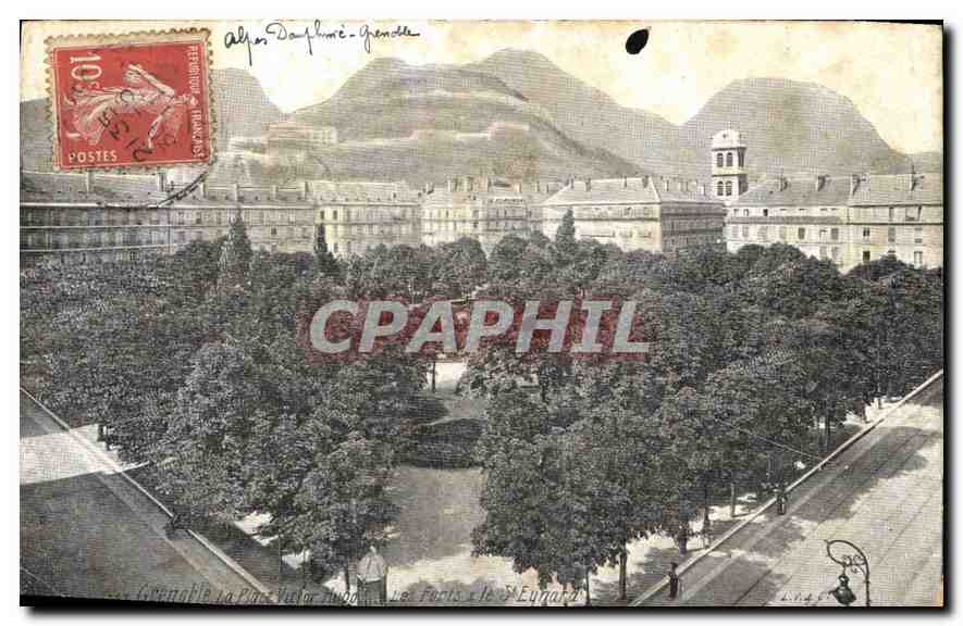 Grenoble - La Place Victor Hugo - Les Forts et le St-Eugène
