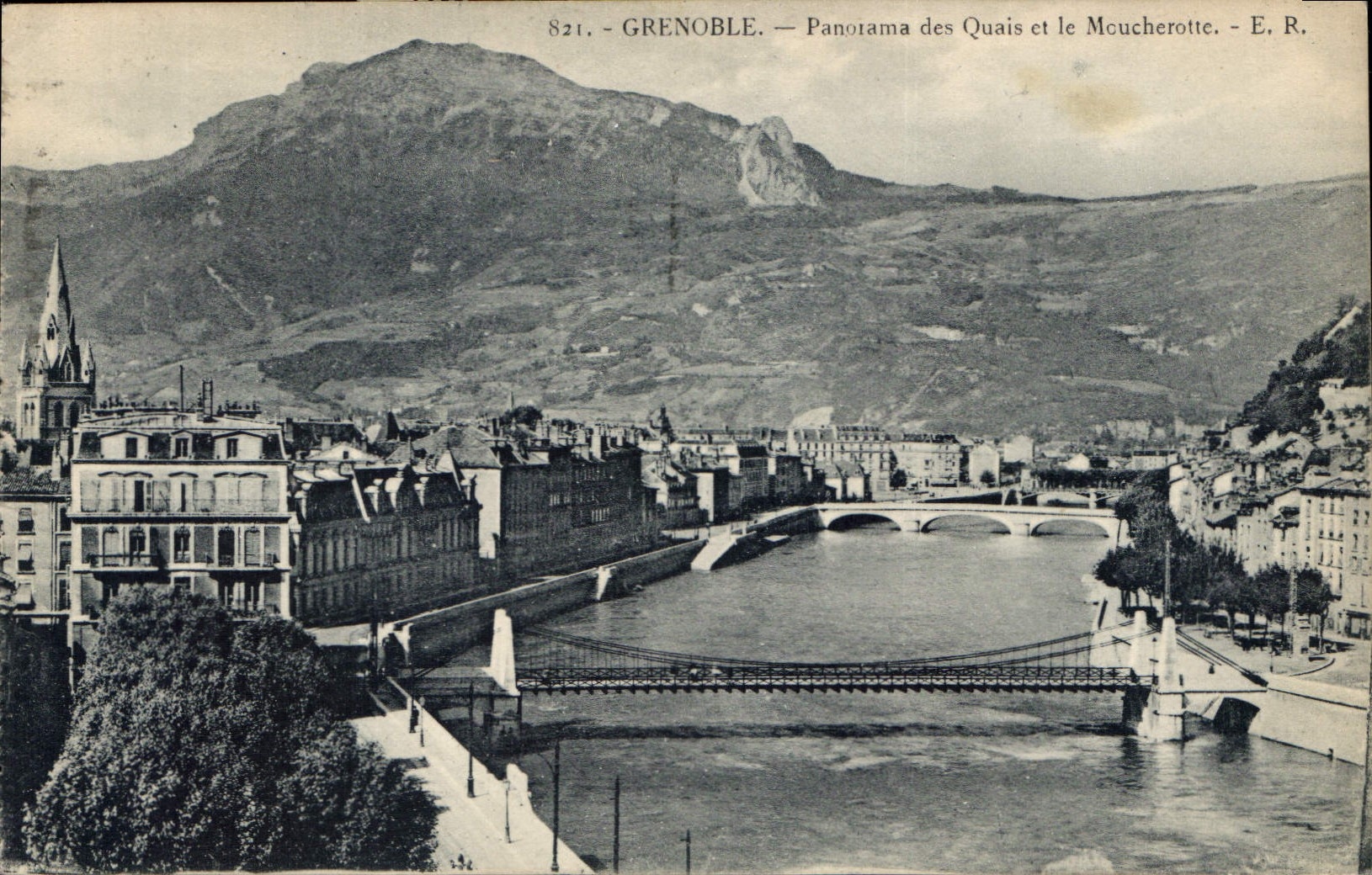 Grenoble — Panorama des Quais et le Moucherot — E. R.