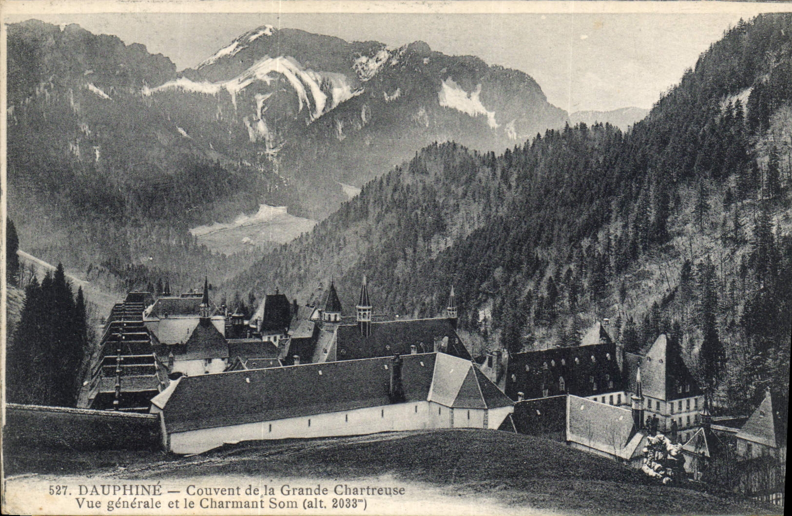 Dauphiné — Couvent de la Grande Chartreuse — Vue générale et le Charmant Som (alt. 2033m)